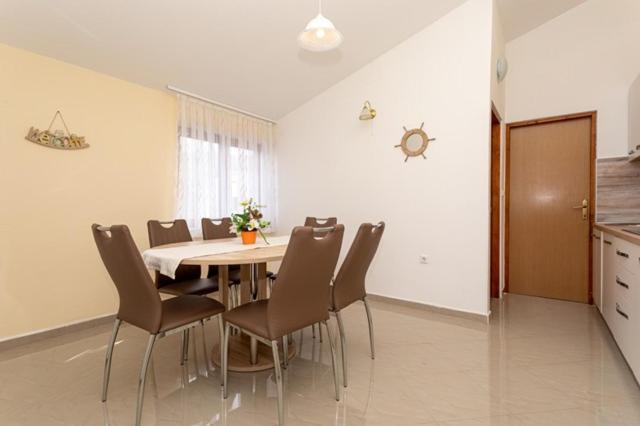 Apartments Marinko Baška Buitenkant foto